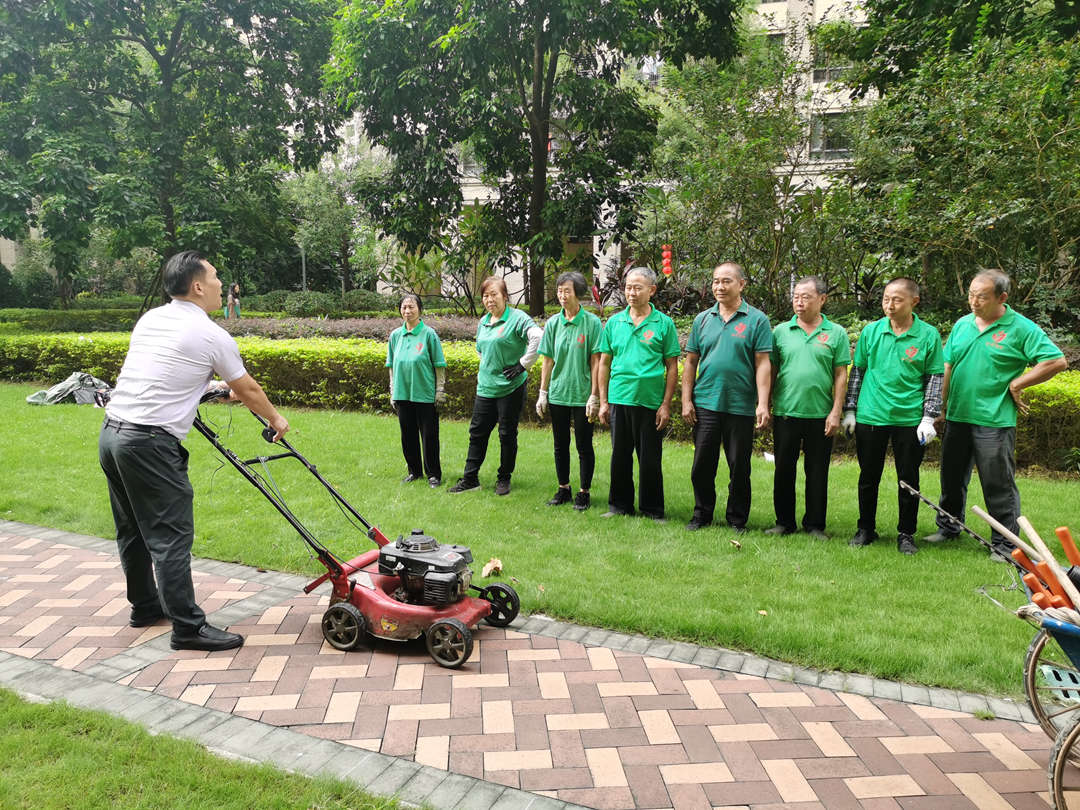买球(中国)官方网站园林绿化公司对绿化养护工人进行上岗前的培训